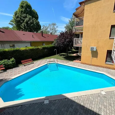 Sari Apartament *